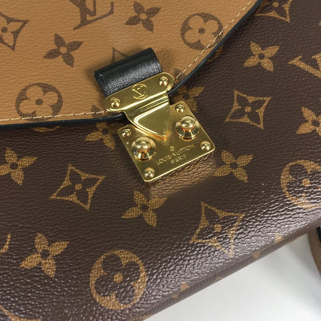 Louis Vuitton Pochette Métis Reverse