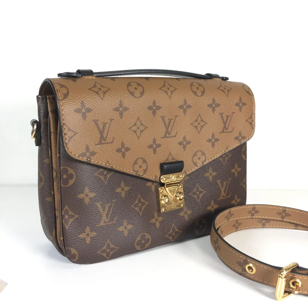 Louis Vuitton Pochette Métis Reverse