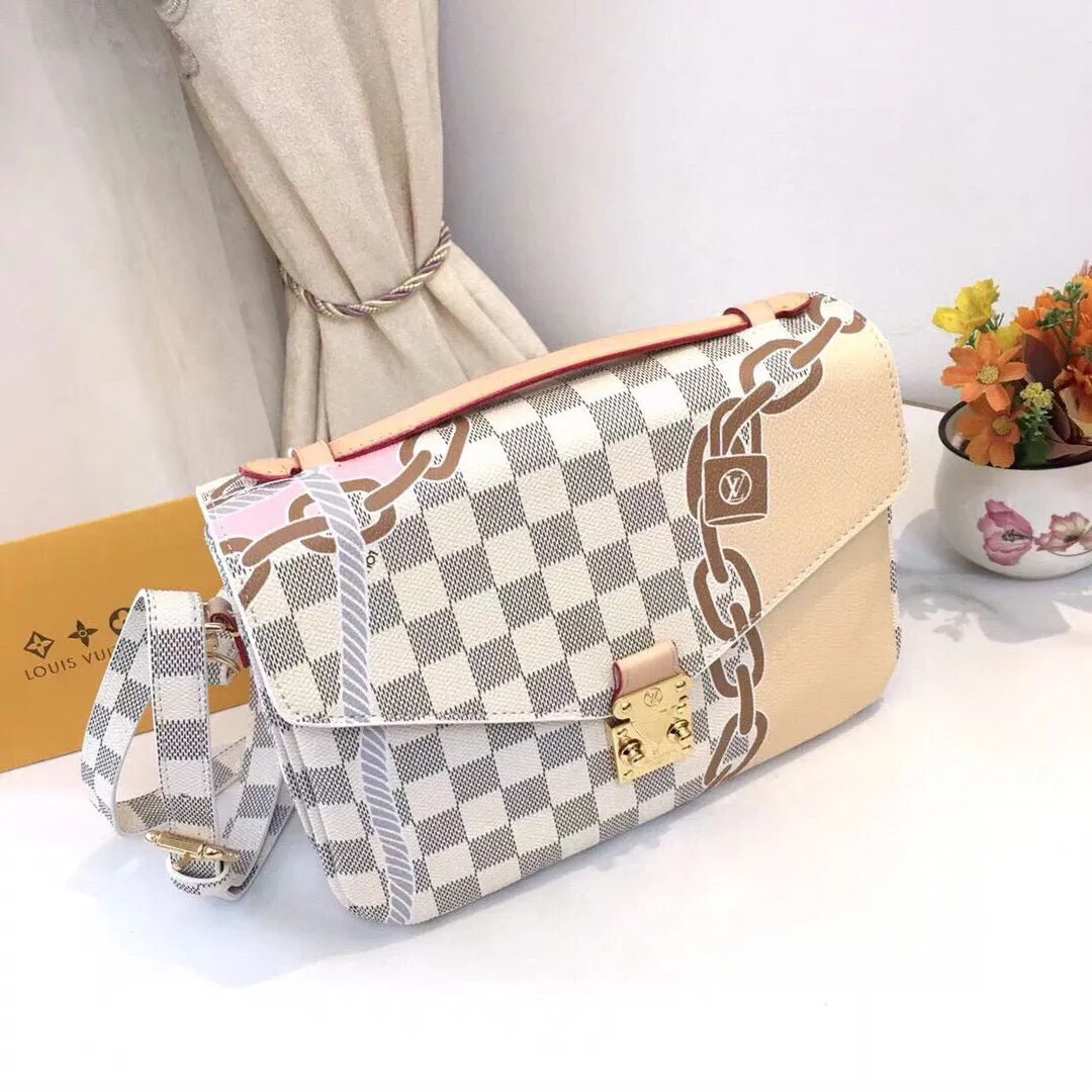 LV Pochette Métis