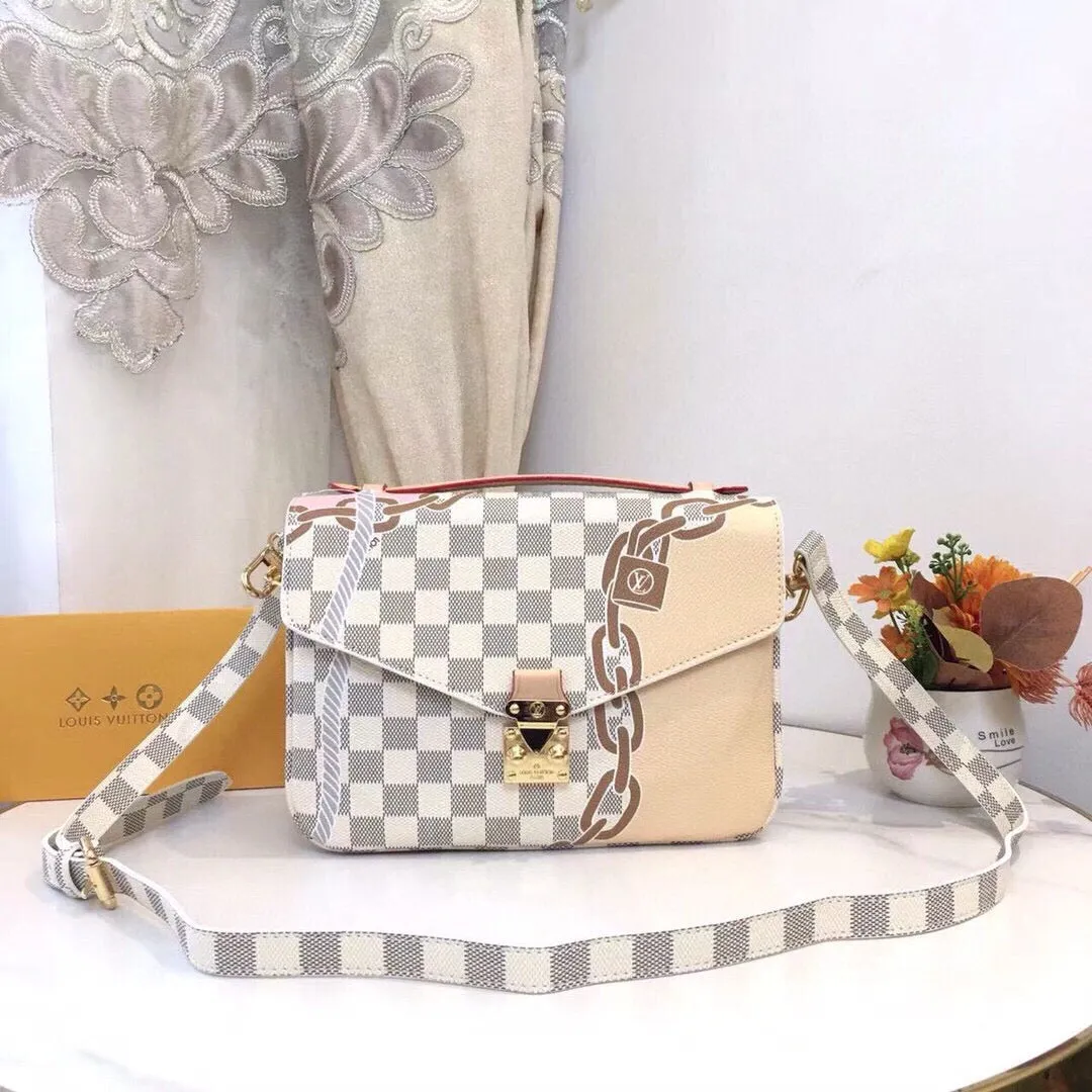 LV Pochette Métis
