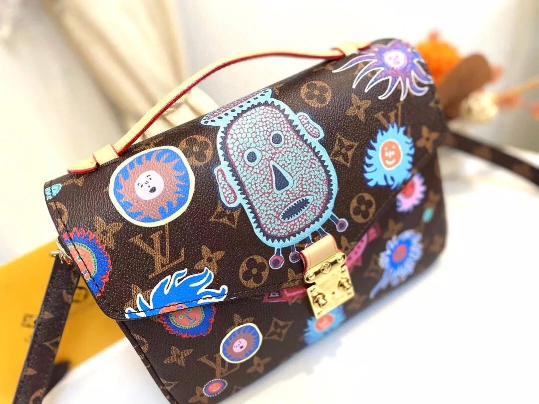 LV Pochette Métis