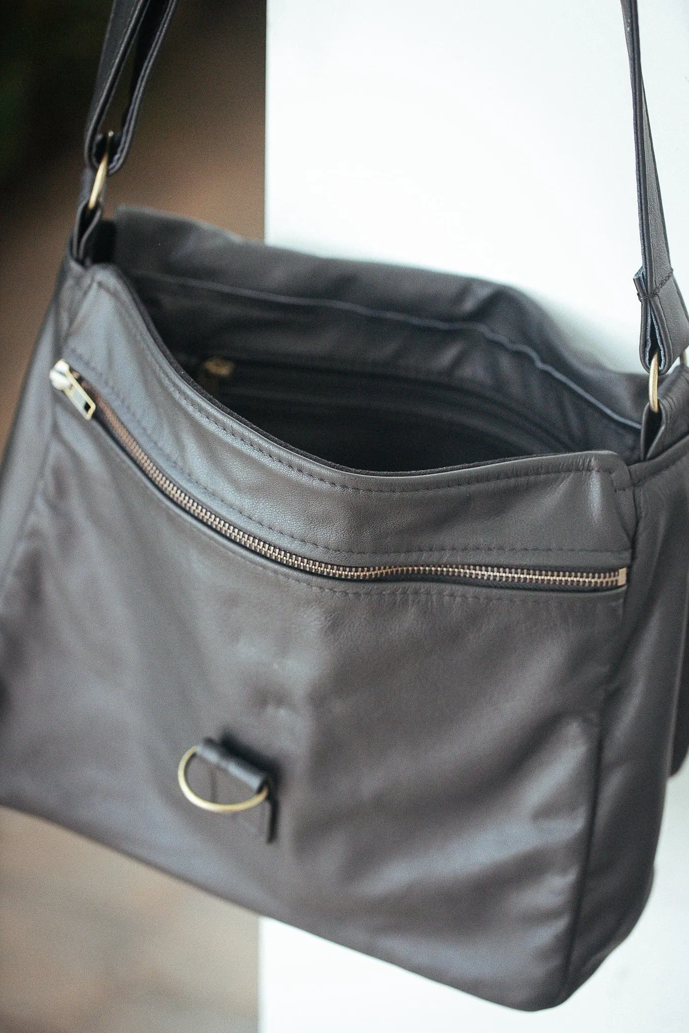 Universal Satchel Bag - Medium - Cowhide