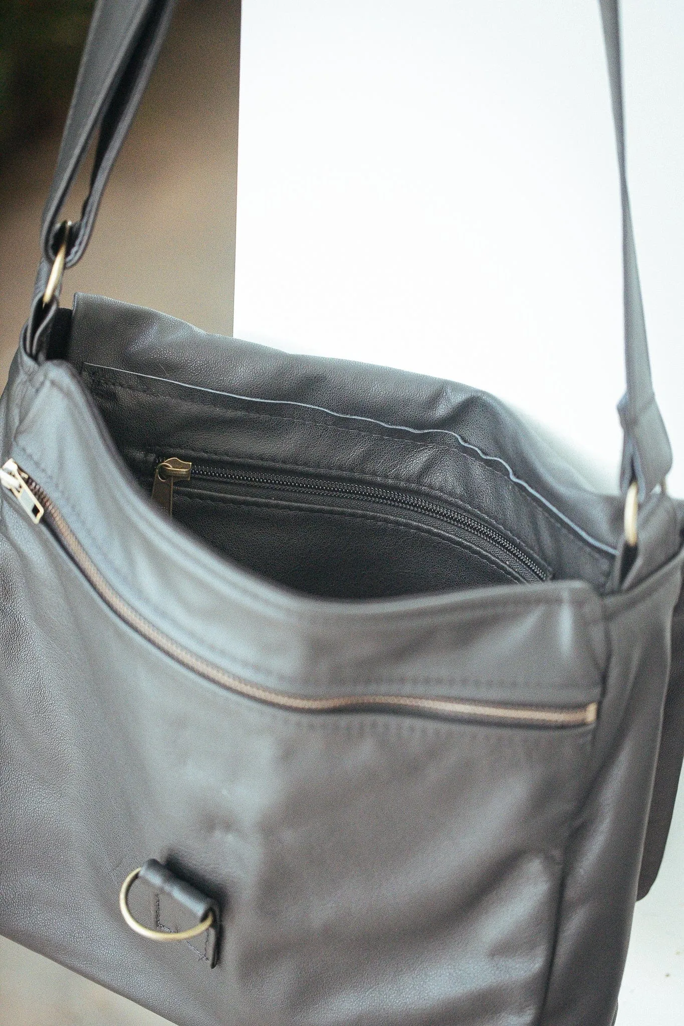 Universal Satchel Bag - Medium - Cowhide