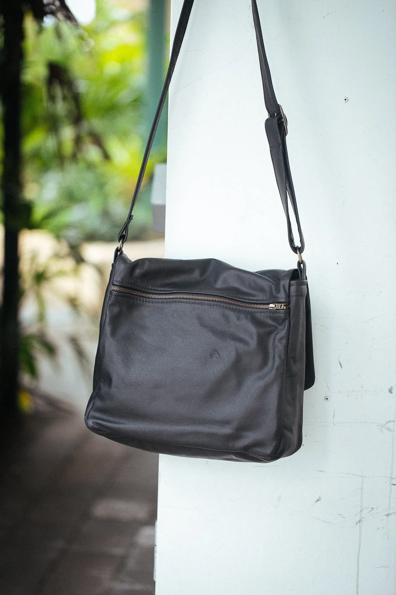 Universal Satchel Bag - Medium - Cowhide